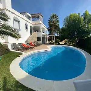 Villa Luxury With Garden, Pool And Jacuzzi By Varenso Holidays